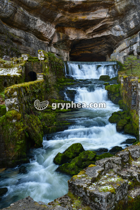 Résurgence de la Loue (Jura, France) - gryphea.org